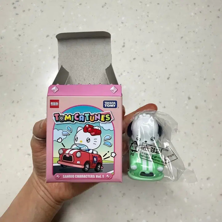 [BUNJANG] Sanrio Pochacco Tomica Tunes Car / 산리오 토미카 튠즈 포차코