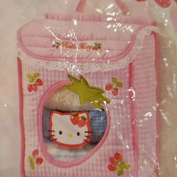 [BUNJANG] Sanrio Hello Kitty Strawberry Wall Pocket Storage Container Vintage / 고전 키티 딸기 월포켓 타올 보관함 수납함 문구 빈티지
