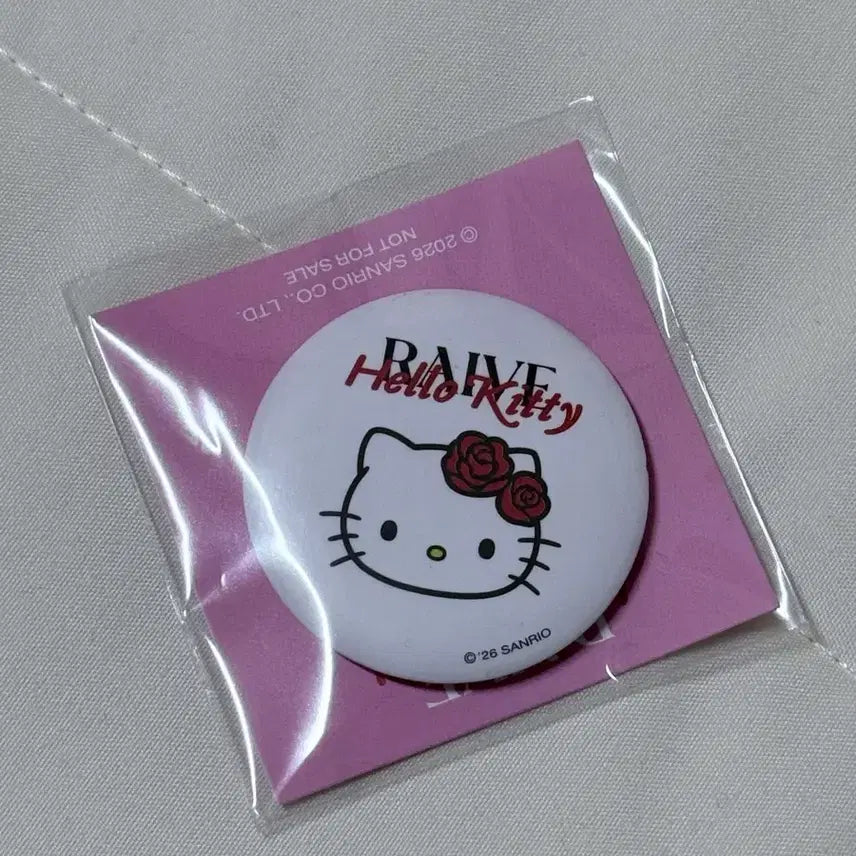[BUNJANG] LAVE Hello Kitty Pin Button Badge / 레이브 헬로키티 핀버튼 핀뱃지 캔뱃지