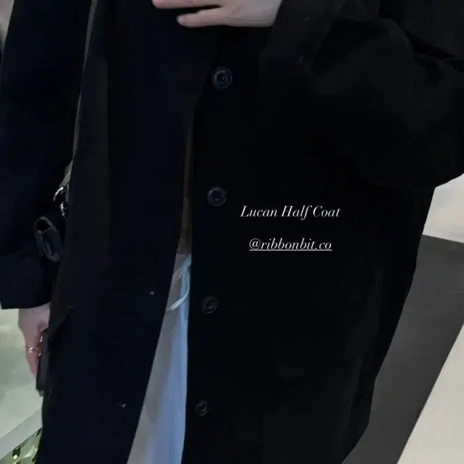 [SOLD OUT] 리본빛 Lucan Half Coat