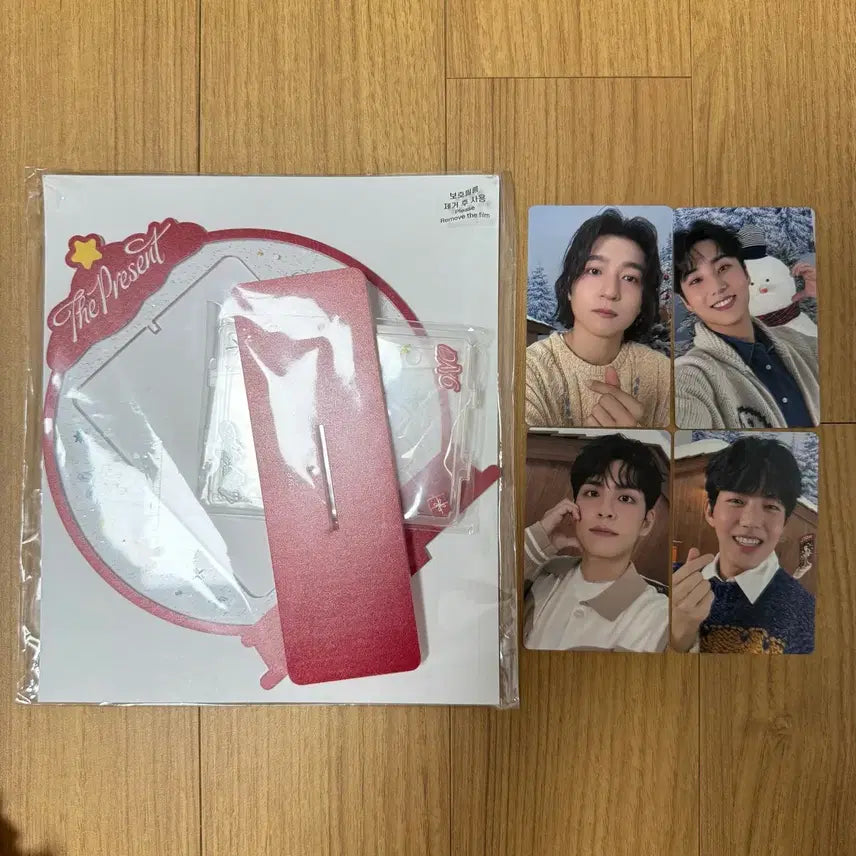 [BUNJANG] Day6 Clear Concert Acrylic Photocard Stand / 데이식스 클콘 아크릴 포토카드 스탠드 판매