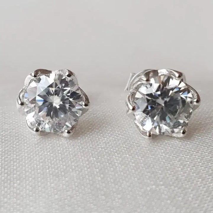 [BUNJANG] Moissanite 2 Carat Stud Earrings (1 Carat Each) / [새상품]모이사나이트 1X2캐럿 귀걸이