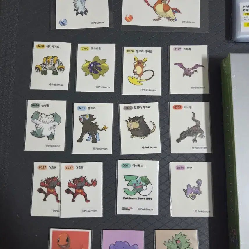 [BUNJANG] Pokemon 30th Anniversary Sticker Book Bulbasaur (Green) Bundle Set / [미개봉] 포켓몬스터 30주년 띠부씰북 이상해꽃(녹)+띠부씰 일괄