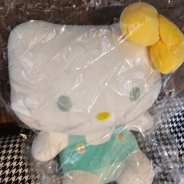 [BUNJANG] Hello Kitty Plush Toy (Approx. 23x30cm) / 헬로키티인형(약 23x30cm)