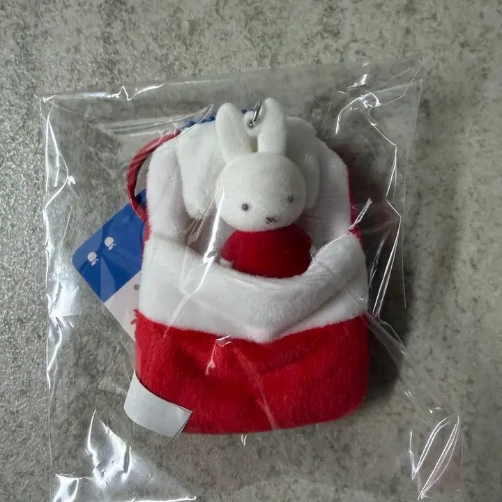 [BUNJANG] Miffy Fluffy Keyring (Japan Official) / 일본 정품 미피 플러피 키링