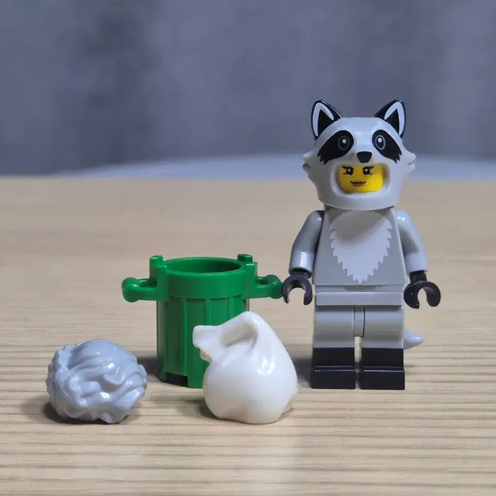 [BUNJANG] LEGO Minifigure Series 22 - Racoon / 레고 71032 너구리 알바 미니피규어