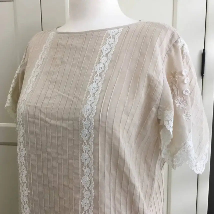 [BUNJANG] Vintage Lace Pintuck Dress with Floral Embroidery / 일본빈티지 레이스 핀턱 원피스 드레스 유럽빈티지 꽃자수 베이지