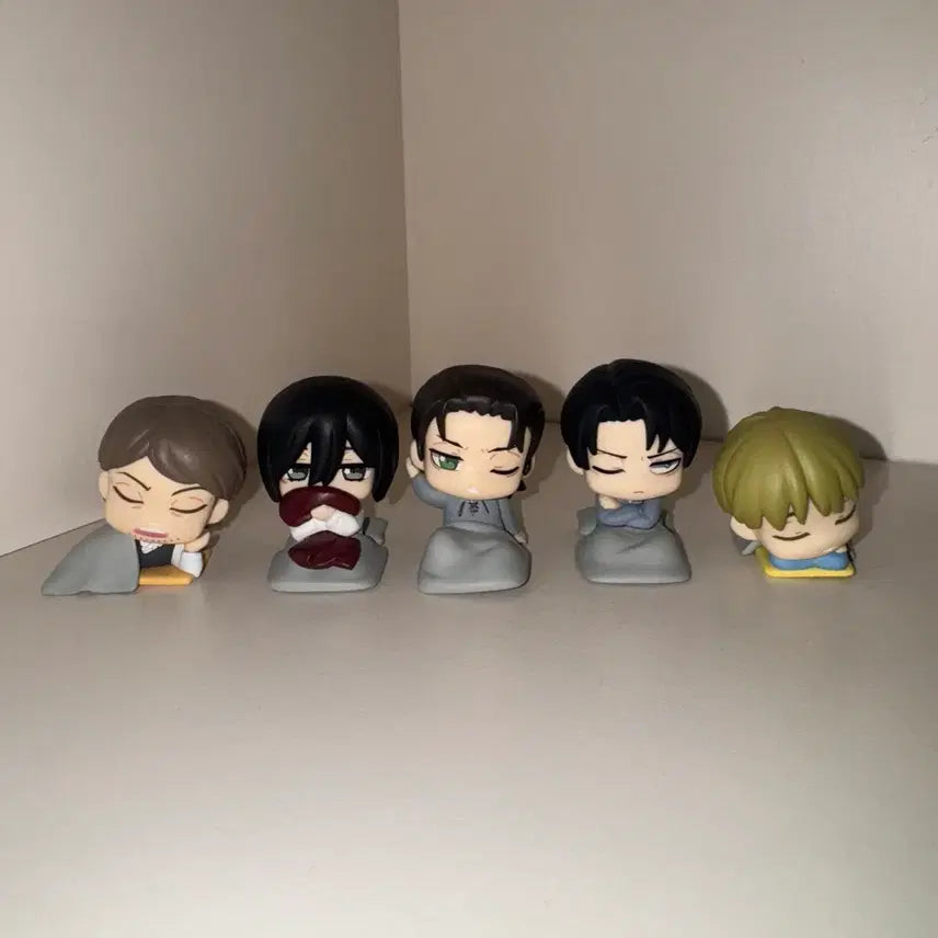 [BUNJANG] Attack on Titan Onemutan Gacha Figure Full Set / 택포 7.2) 진격의 거인 오네무탄 가챠 피규어 풀세트