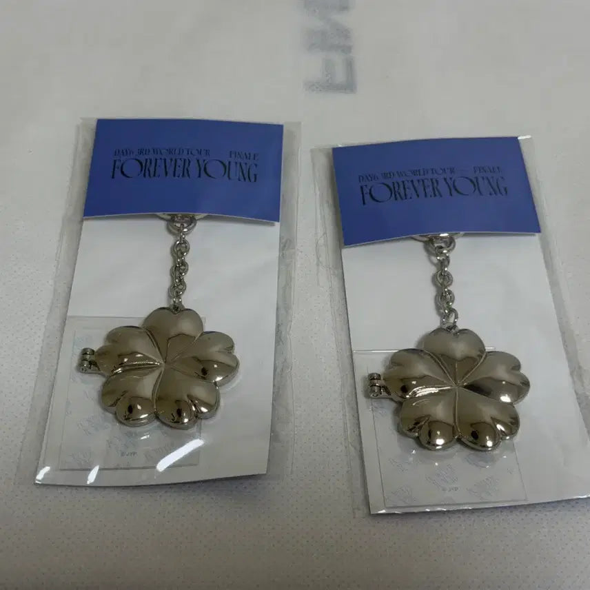 [BUNJANG] Day6 Forever Young Rocket Pendant Bundle Set - Wonpil, Dowoon / 데이식스 포에버영 로켓 팬던트 원필, 도운 일괄 원가 양도