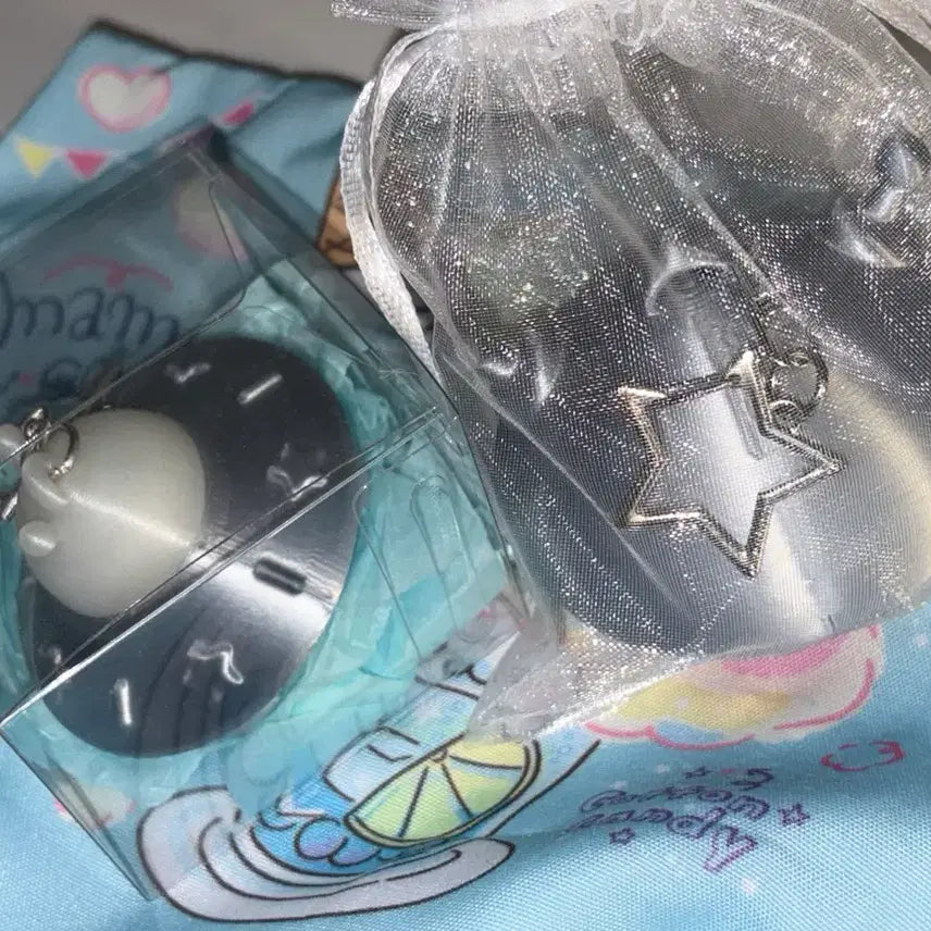 [BUNJANG] Meongju UFO Hat Keyring (Silver) / 멍주님 UFO+왹모자 판매 (실버)