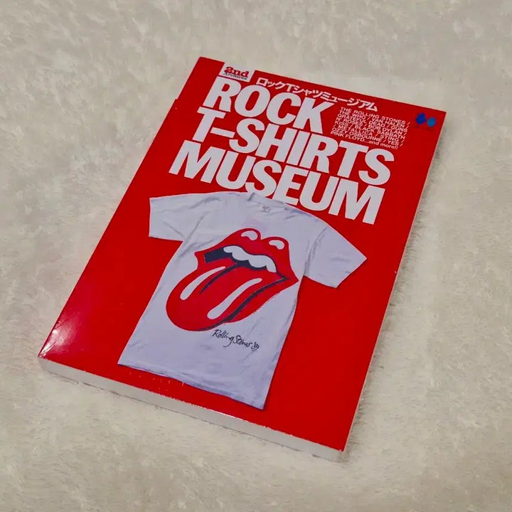 [BUNJANG] Rolling Stones Rock Museum T-Shirt Unsealed / 롤링스톤즈 락 티셔츠 뮤지엄 북 미개봉 새상품