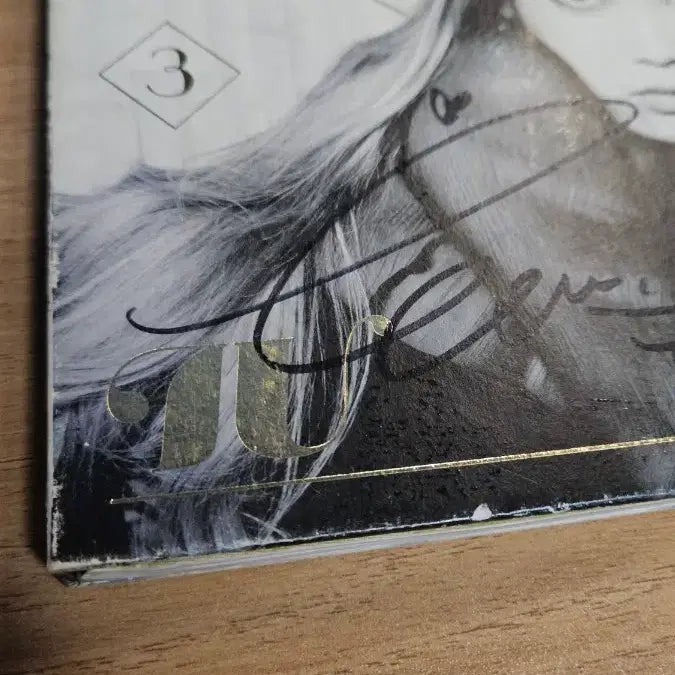 [BUNJANG] IU Signed Third Album &