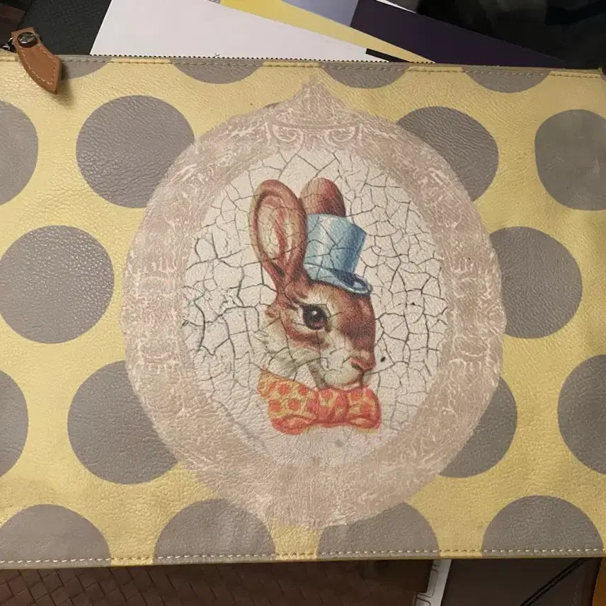 [BUNJANG] Vivienne Westwood Rabbit Print Clutch / 비비안웨스트우드 토끼 프린팅 클러치