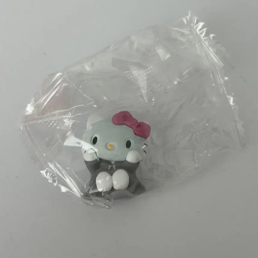 [BUNJANG] Sanrio Hello Kitty Resting Figure / 산리오 쉬는날 피규어 헬로키티