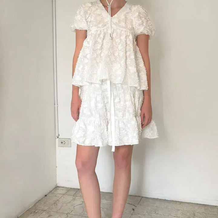 [BUNJANG] SI-NUN Jacquard Ribbon Blouse (White) / 시눈 Jacquard Ribbon Blouse (White)
