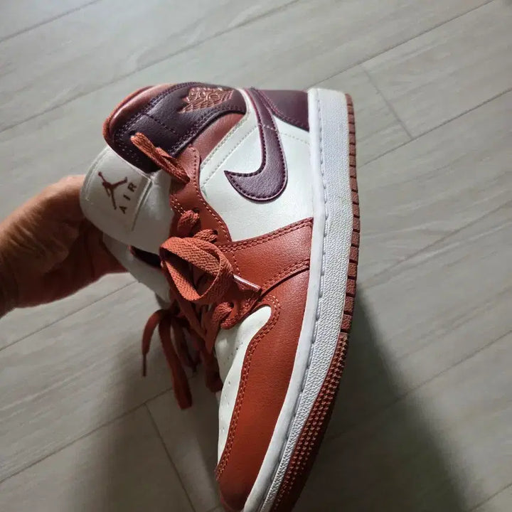 [BUNJANG] Nike Air Jordan 1 Mid Orange/White / 나이키 에어 조던 1 미드 오렌지/화이트