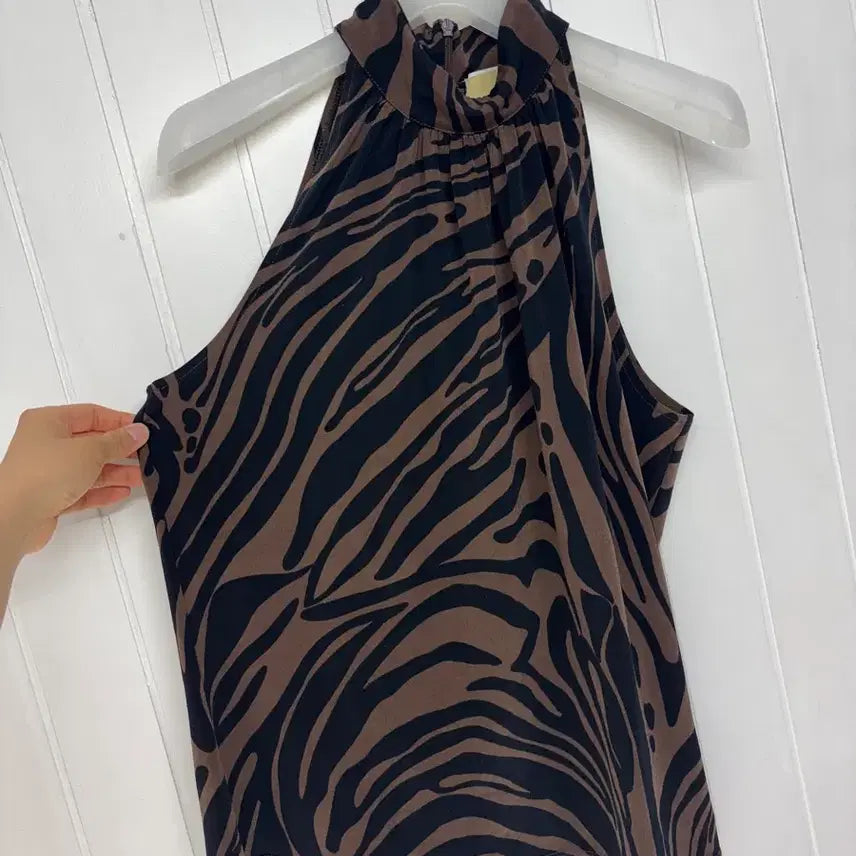 [BUNJANG] Michael Kors Zebra Halterneck Top Size M / 마이클코어스 지브라 홀터넥 탑 M/M(55)