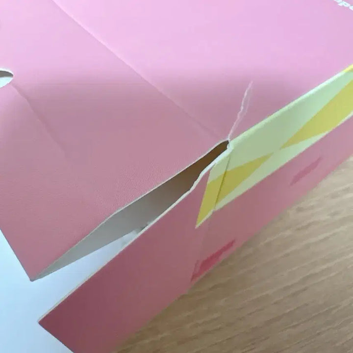[BUNJANG] Wiggle Wiggle Hello Kitty Desk Mat / 위글위글 헬로키티 장패드