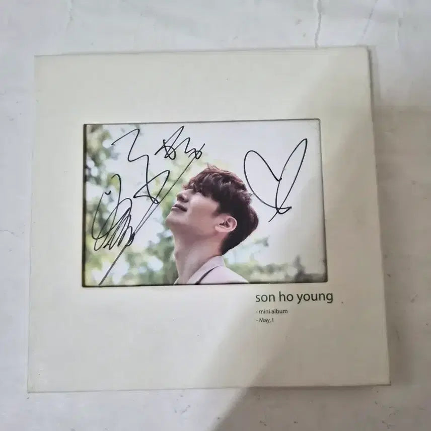 [BUNJANG] Son Ho Young May, I Mini Signed CD / 손호영 May, I 미니싸인 cd 입니다 쟈켓 깨끗합니다
