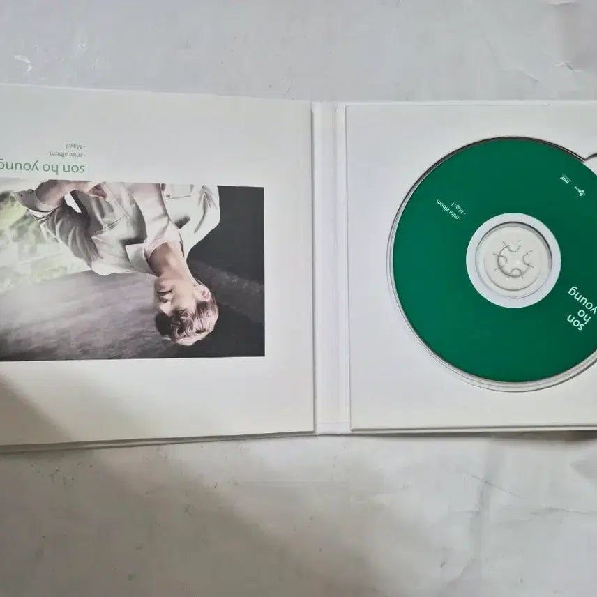 [BUNJANG] Son Ho Young May, I Mini Signed CD / 손호영 May, I 미니싸인 cd 입니다 쟈켓 깨끗합니다