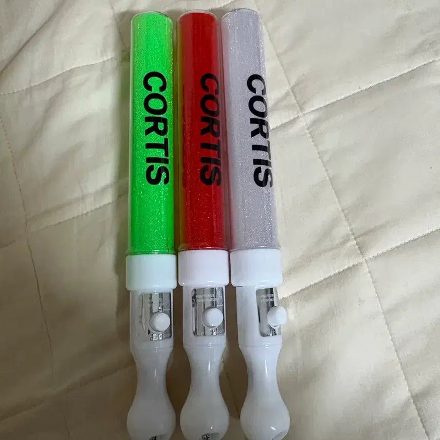 [BUNJANG] Cortis Temporary Lightstick [Red] / Cortis 코르티스 임시 응원봉 [red]