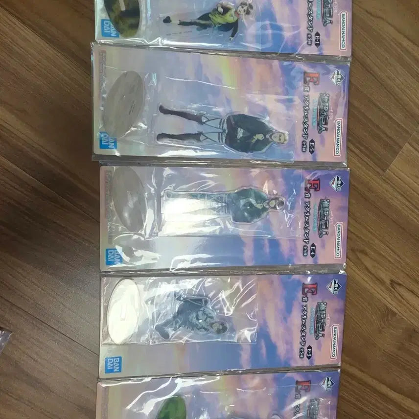 [BUNJANG] Attack on Titan Season E Acrylic Stands Full Set Sealed Bundle / 진격의거인 E상 미개봉 전종 일괄