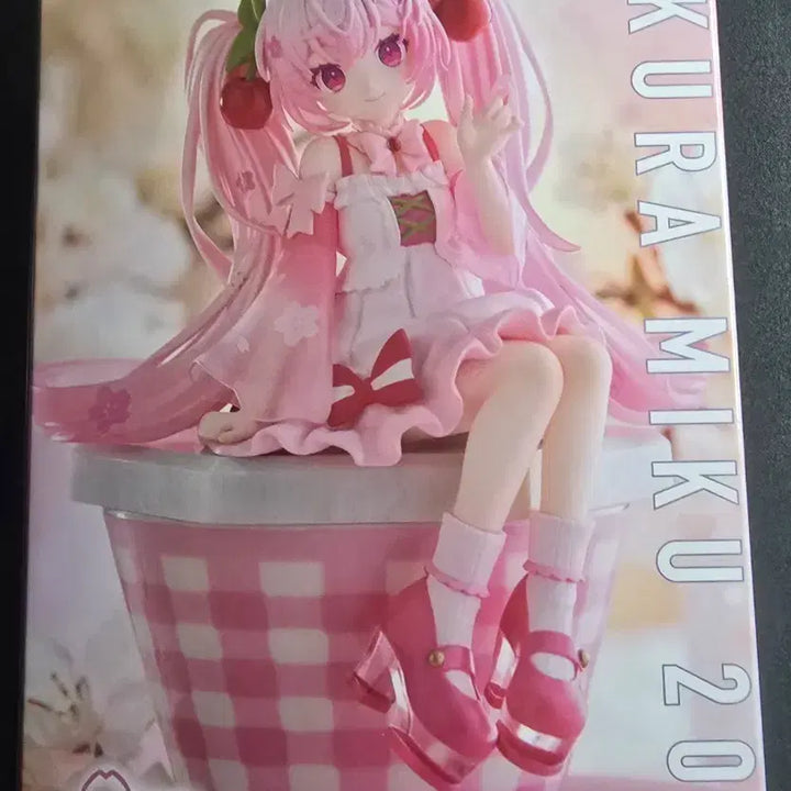 [BUNJANG] FURYU Hatsune Miku Sakura 2025 Noodles Stopper Figure / 하츠네 미쿠 후류 사쿠라 2025 누들스토퍼 피규어 판매합니다