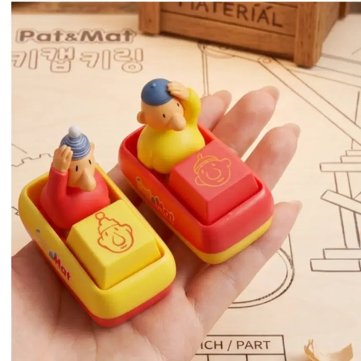 [BUNJANG] Mat &amp; Pat Light-Up Keyring (Pat) / 매트와패트 키캡키링(패트)