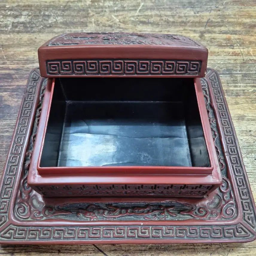 [BUNJANG] Lacquerware Tobacco Box with Landscape Painting / 주칠 답배갑