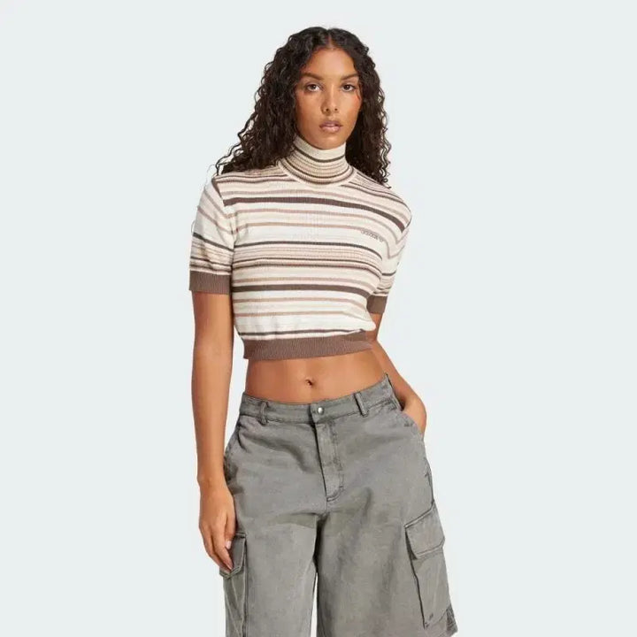 [BUNJANG] Adidas Stripe Crop Turtleneck T-shirt JD3593 / 아디다스 반팔티 TQT JD3593 스트라이프 크롭 터틀넥