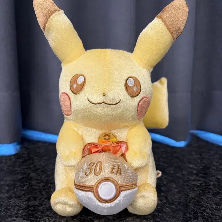 [BUNJANG] Pokemon 30th Anniversary Limited Pikachu Plush (Medium) / 포켓몬 30주년 한정 피카츄 인형(중형)