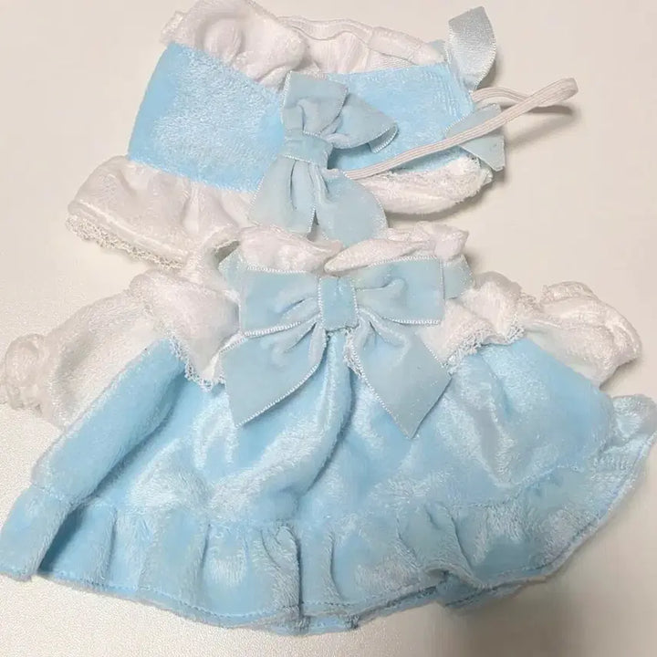 [BUNJANG] Ennil Closet 20cm Blue Whipping Bejeweled Doll Clothes / 20cm 엔나일클로짓 블루휘핑 비쥬 인형옷 판매