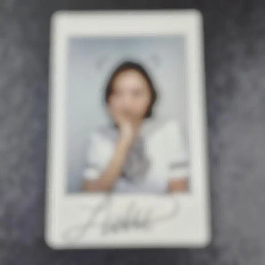 [BUNJANG] KISS OF LIFE Julie Signed Polaroid Set (2) / (제안가능)키스오브라이프 쥴리 싸폴 2장
