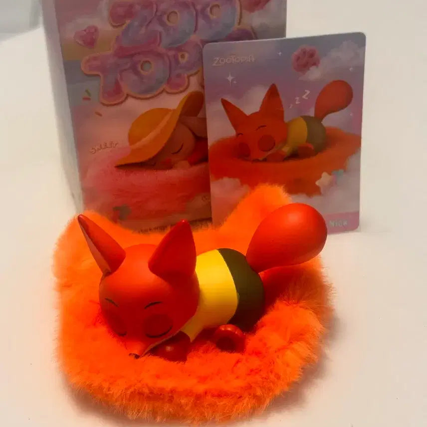 [BUNJANG] Disney Zootopia Nick Wilde Sleeping Figure (Slightly Opened Box) / 주토피아 닉 향기나는 잠자는 피규어