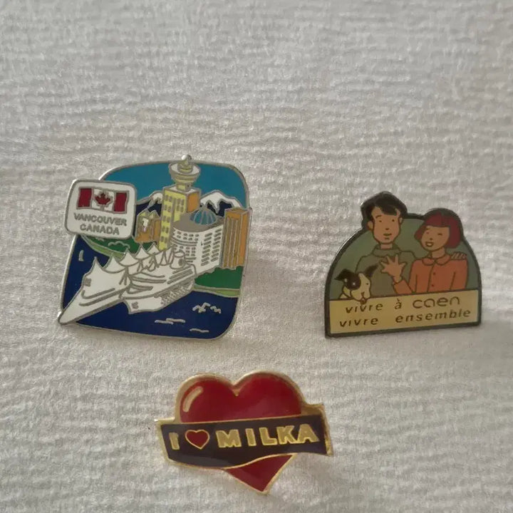 [BUNJANG] Vancouver, Milka, France Vintage Badge Set / 밴쿠버/밀카/프랑스 빈티지 뱃지 핀버튼