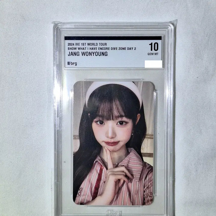 [BUNJANG] IVE Jang Wonyoung BRG 10 GEM MT Graded Photocard - 1st World Tour Encore / 장원영 IVE 1st월드투어 앙콘 디브존D2 BRG10 그레이딩포카 정품