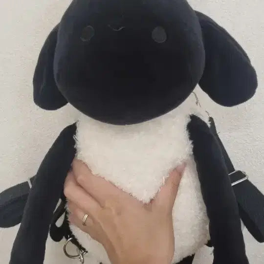 [BUNJANG] Shaun the Sheep Plush Bag Toy / 숀더쉽 봉제인형 가방 겸 인형