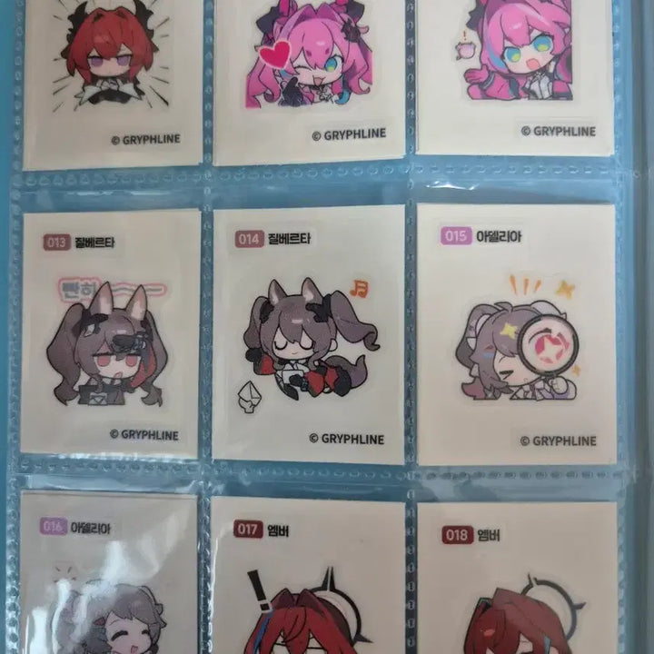 [BUNJANG] Endfield &amp; Arknights Tteobuseal Bundle Set / 엔드필드 띠부씰 36장+명일방주 띠부씰북 일괄 판매합니다!