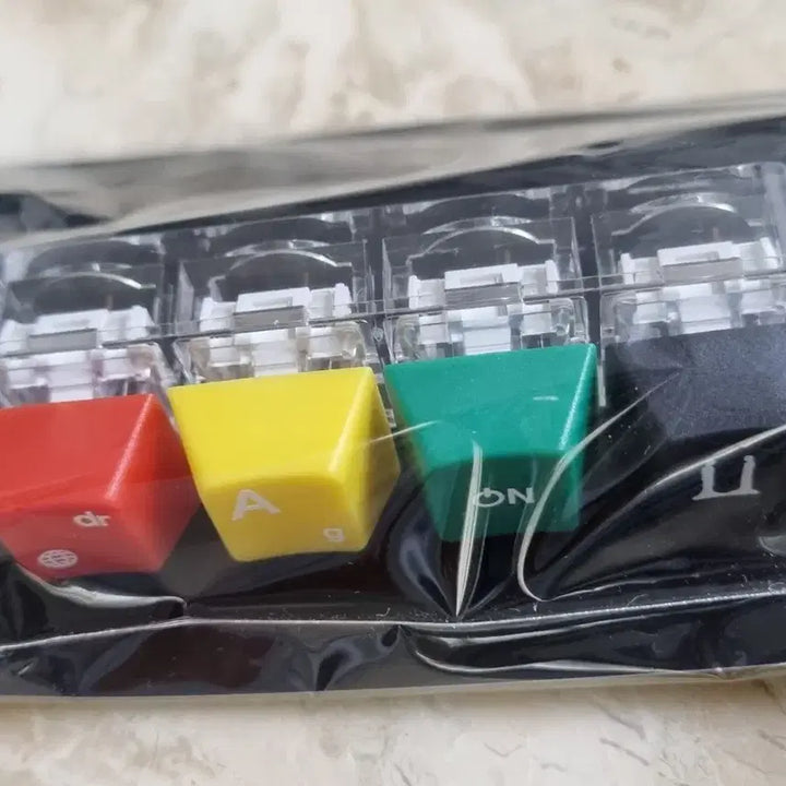 [BUNJANG] G-Dragon Weverse Mini Keyring (Sealed) / 지드래곤 위버맨쉬 키캡 키링(미개봉)