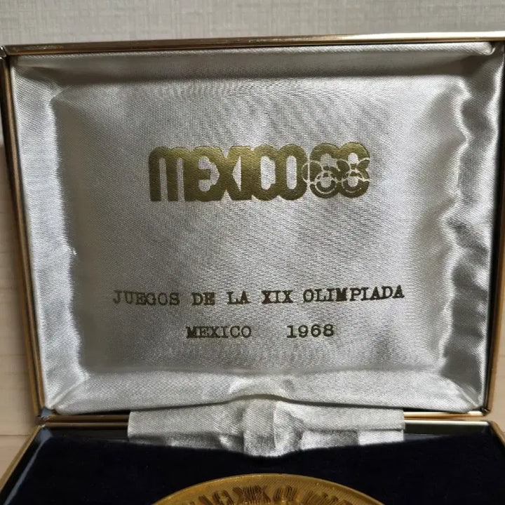 [BUNJANG] 1968 Mexico City Olympics Commemorative Medal / (희귀) 1968년 멕시코 올림픽 기념 메달