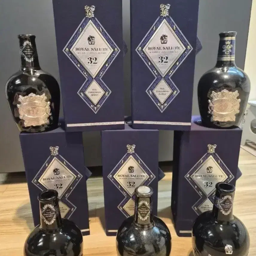 [BUNJANG] Royal Salute 32 Year Old Whisky Full Set Empty Bottle / 로얄살루트 32년 위스키 풀세트 공병입니다