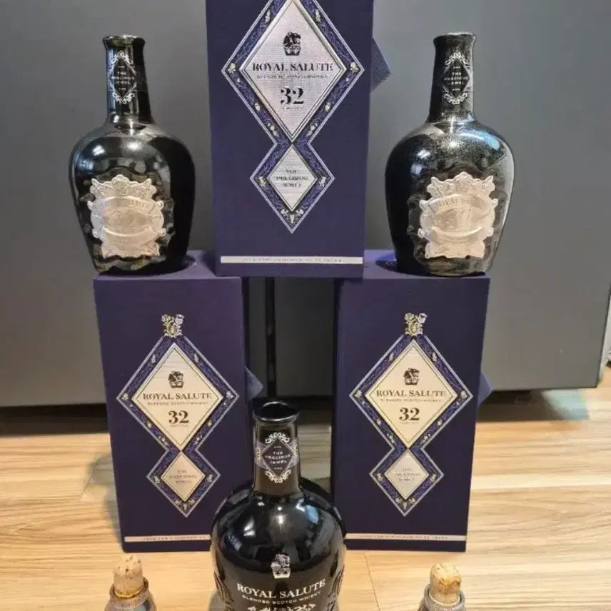 [BUNJANG] Royal Salute 32 Year Old Whisky Full Set Empty Bottle / 로얄살루트 32년 위스키 풀세트 공병입니다