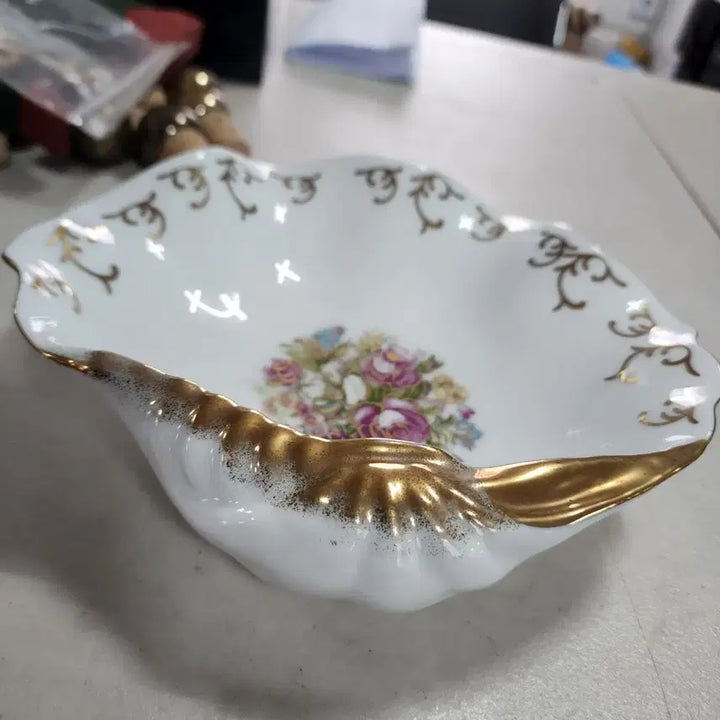 [BUNJANG] Royal Crown Hand Painted Porcelain Plate / Royal Crown Hand Painted 로얄 크라운 핸드 페인티드.