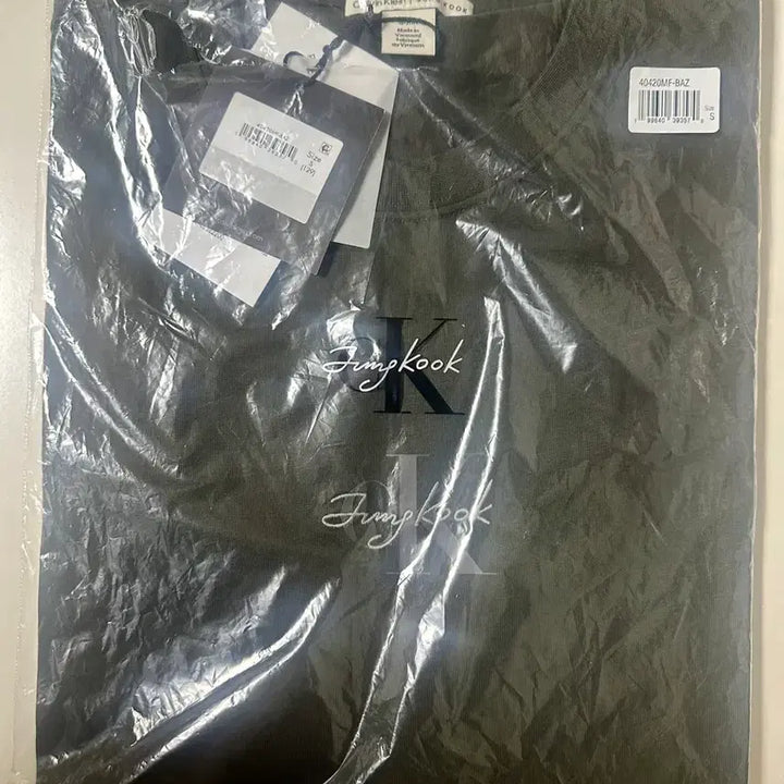 [BUNJANG] Calvin Klein Jungkook Collaboration JK Logo T-Shirt Black Size S / 캘빈클라인 정국 콜라보 jk 로고 반팔 티셔츠 S사이즈