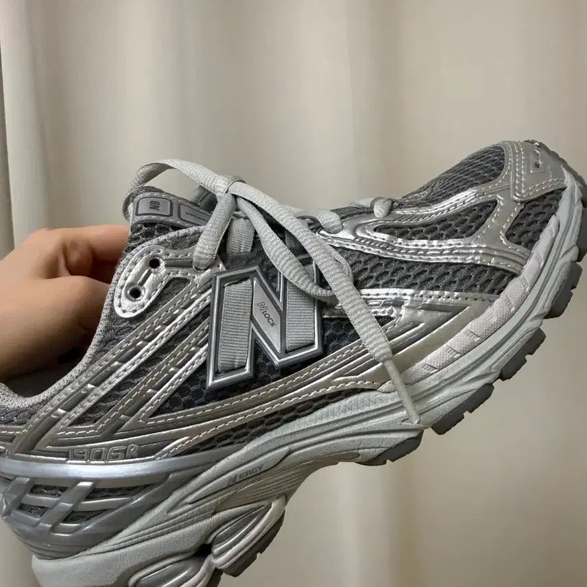 [SOLD OUT] 뉴발란스 1906r 그레이 실버 235
