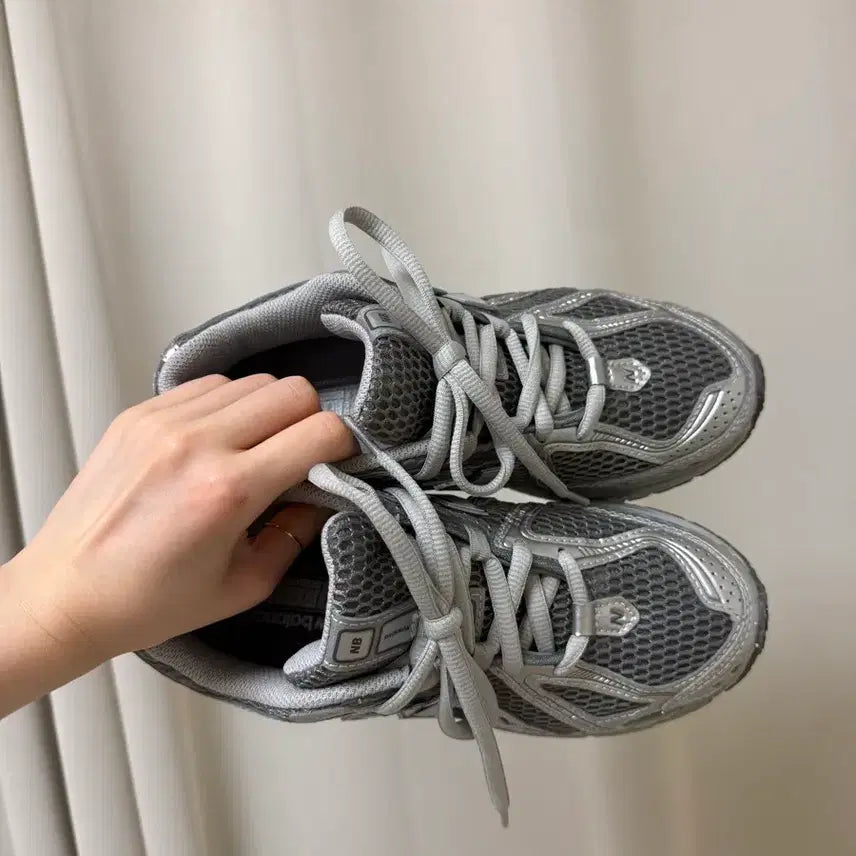 [SOLD OUT] 뉴발란스 1906r 그레이 실버 235