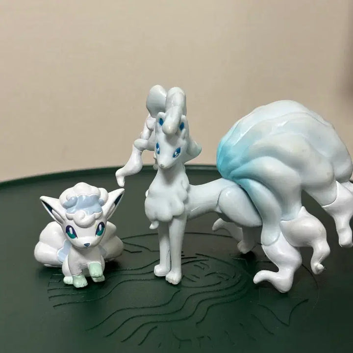 [BUNJANG] Pokemon MonColle Alola Ninetales &amp; Vulpix Classic Figure Set / 포켓몬 몬코레 몬콜레 알로라 식스테일 나인테일 고전 피규어 가챠 세트