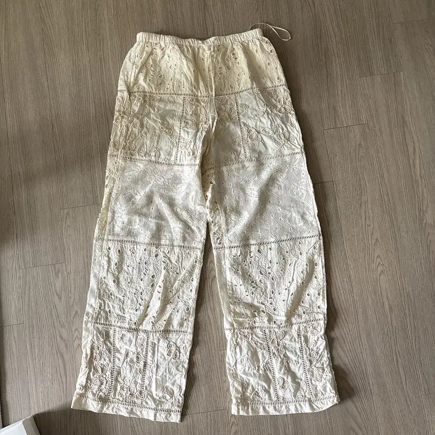 [BUNJANG] Zara ZW Collection Embroidered Patchwork Pants XS / 미착용새상품 / 자라 자수 패치워크 팬츠 ZW 컬렉션 XS사이즈