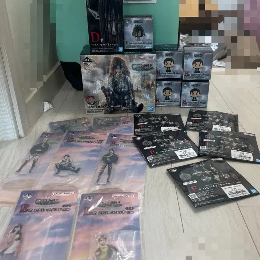[BUNJANG] Attack on Titan Ichiban Kuji Merchandise Bundle / 오늘만 급하게 급처!) 이치방쿠지 진격의 거인 c,d,h,i 일괄