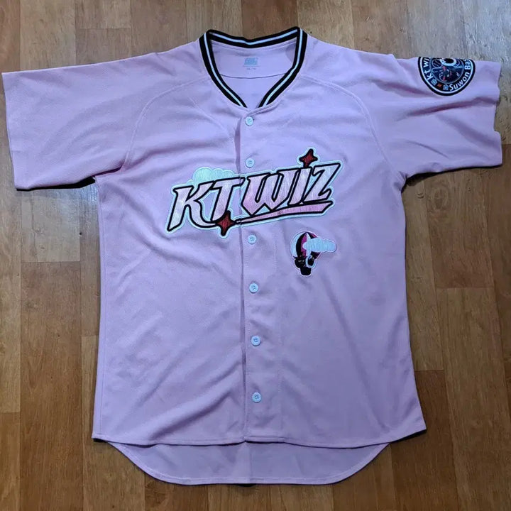 [BUNJANG] KT Wiz Pink Cloud Baseball Jersey (Size 95) / (무료배송)KBO KT 위즈 핑크 클라우드 야구 유니폼(95)